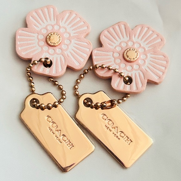 NWOT Coach Tea Rose and Rose Gold Tag Keychain/ Bag Charm - Picture 11 of 12